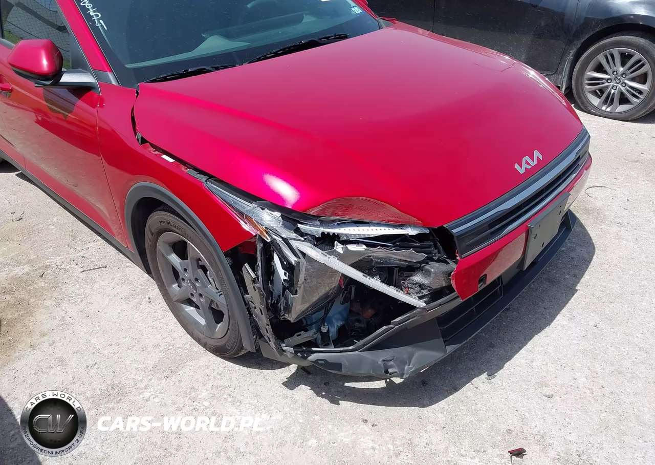 2025 Kia K4 Lxs VIN:3KPFT4DE3SE145851 - 6