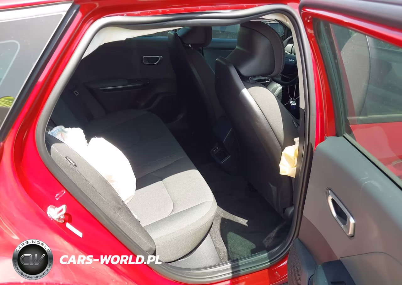 2025 Kia K4 Lxs VIN:3KPFT4DE3SE145851 - 8