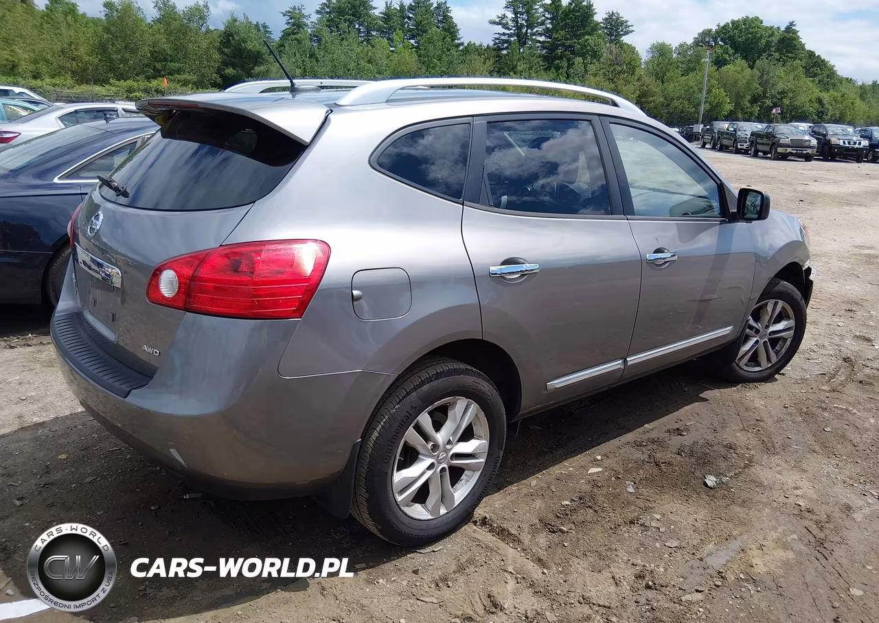 2015 Nissan Rogue Select S VIN:JN8AS5MVXFW765521 - 4