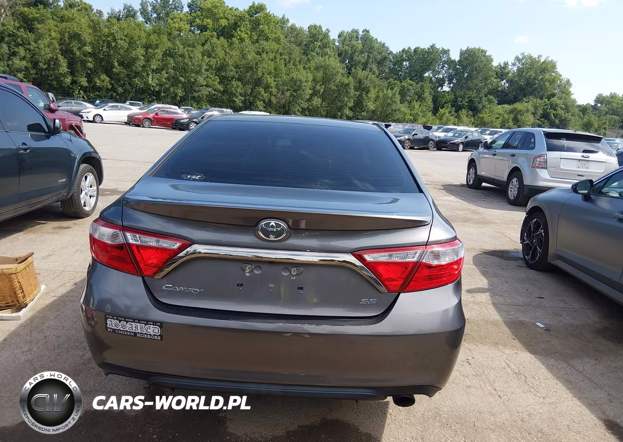 2017 Toyota Camry Se VIN:4T1BF1FK1HU670100 - 16