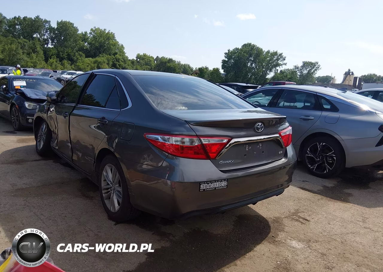 2017 Toyota Camry Se VIN:4T1BF1FK1HU670100 - 3
