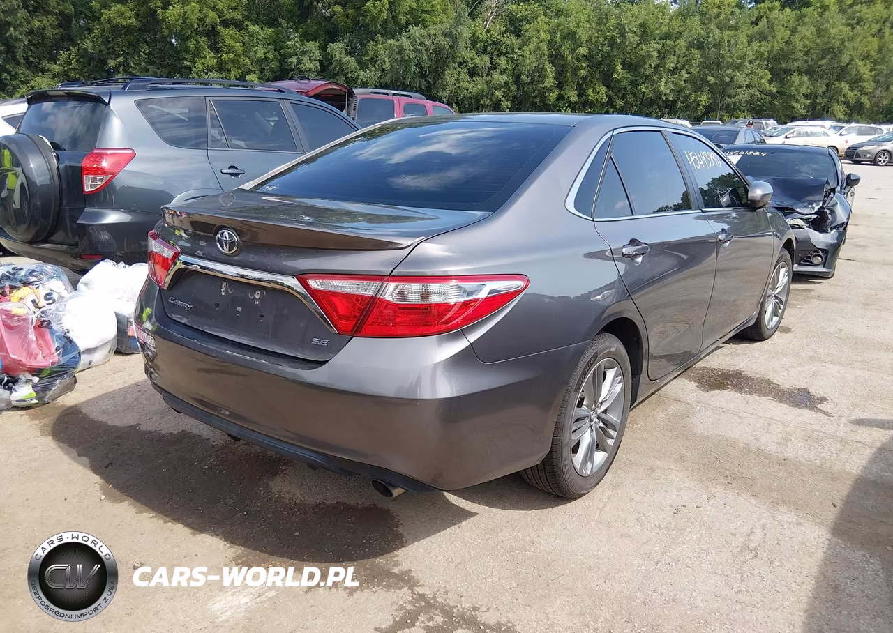 2017 Toyota Camry Se VIN:4T1BF1FK1HU670100 - 4