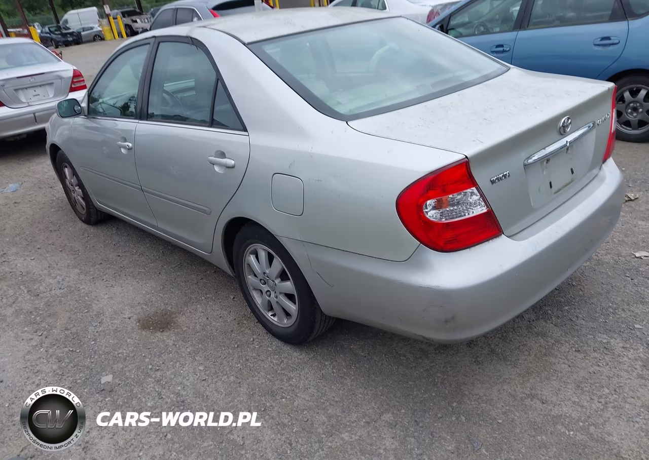 2002 Toyota Camry Xle VIN:JTDBE30K020097880 - 3