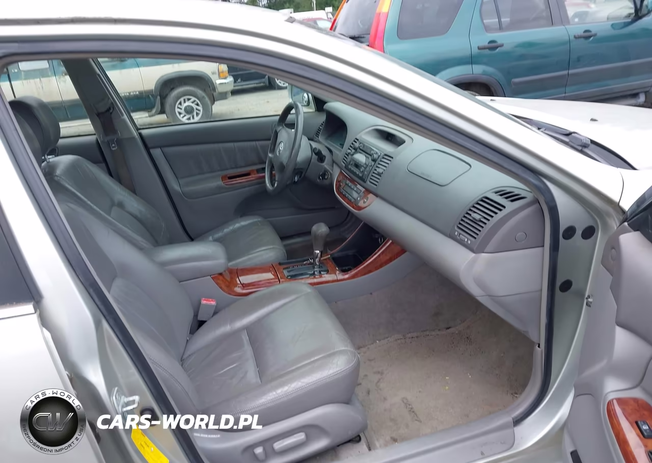 2002 Toyota Camry Xle VIN:JTDBE30K020097880 - 5