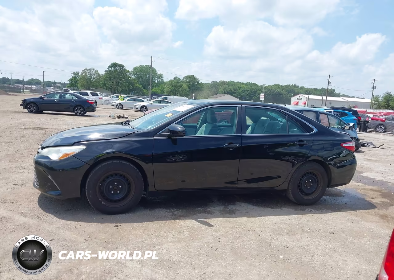2016 Toyota Camry Le VIN:4T4BF1FKXGR522595 - 15