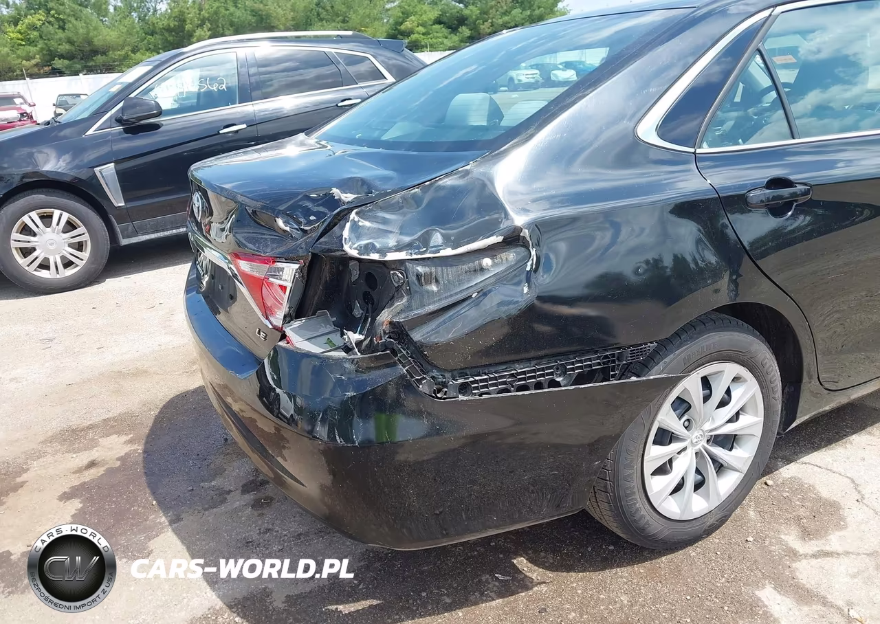 2016 Toyota Camry Le VIN:4T4BF1FKXGR522595 - 18
