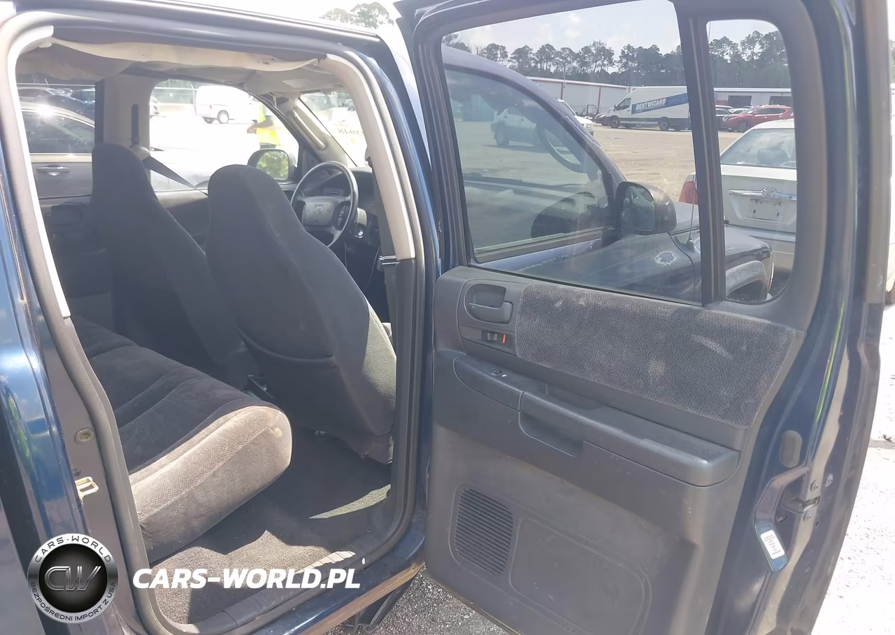2002 Dodge Dakota Sport VIN:1B7HL38XX2S660695 - 8