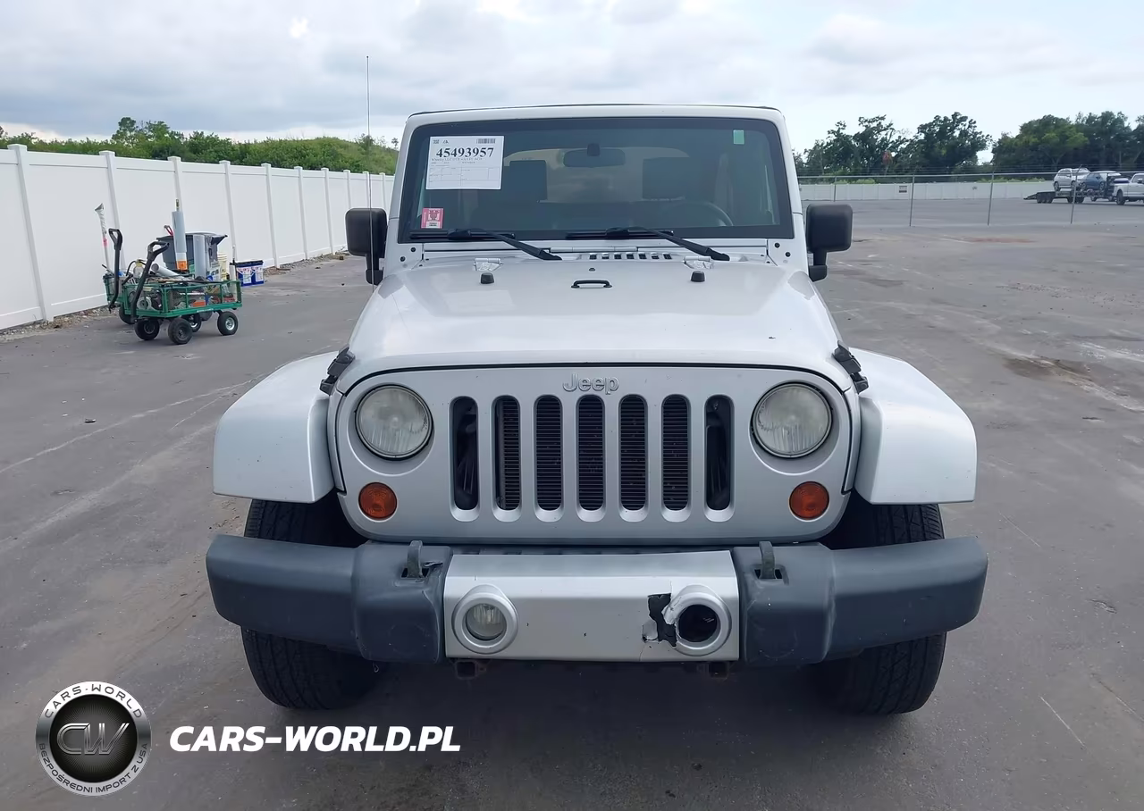 2008 Jeep Wrangler Unlimited Sahara VIN:1J4GA59148L614221 - 12