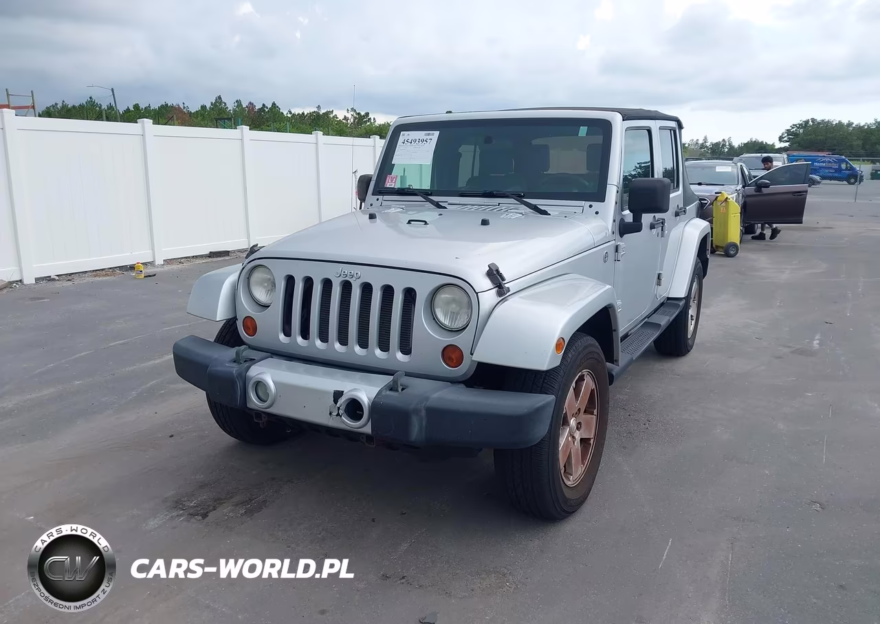 2008 Jeep Wrangler Unlimited Sahara VIN:1J4GA59148L614221 - 2