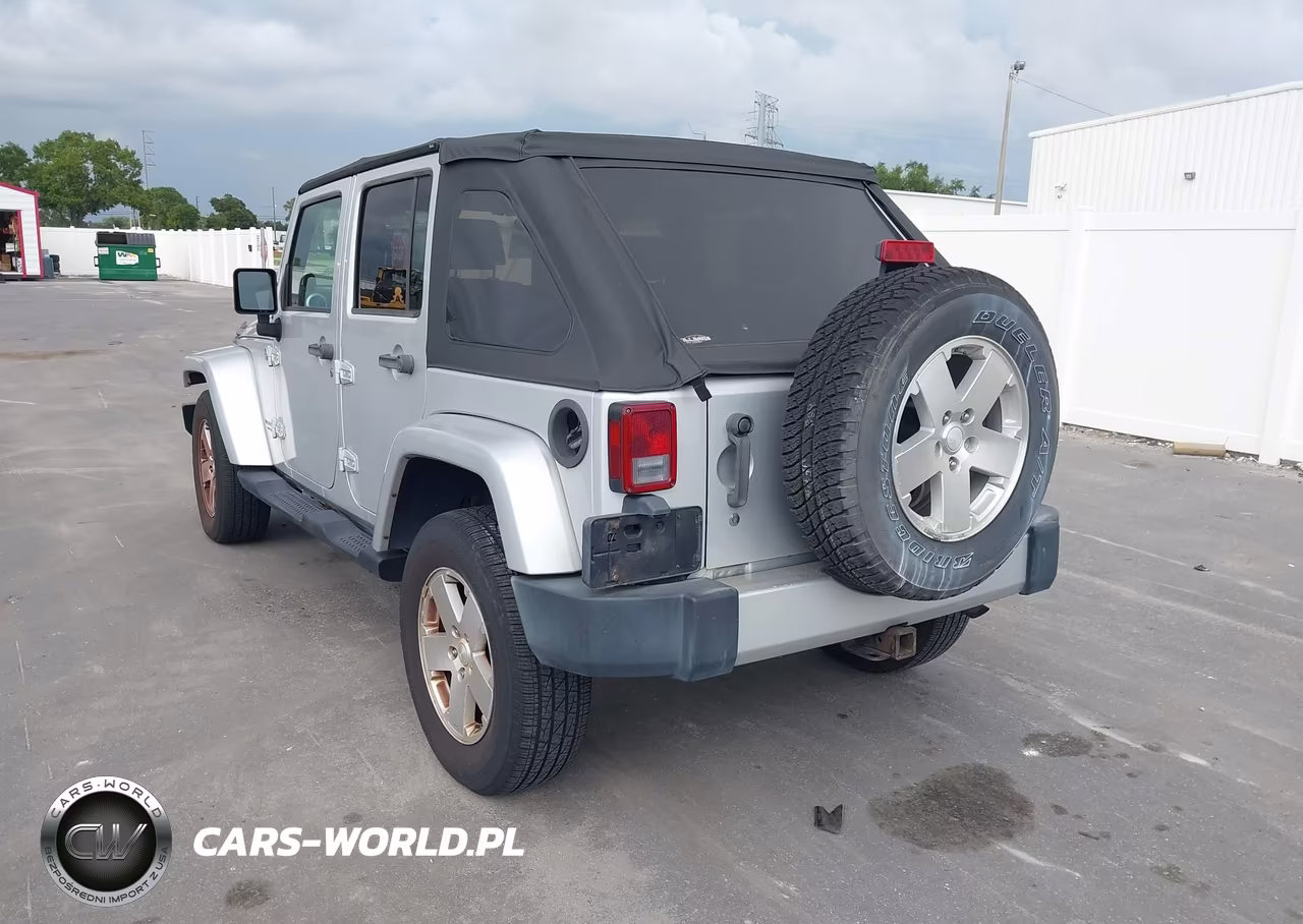 2008 Jeep Wrangler Unlimited Sahara VIN:1J4GA59148L614221 - 3