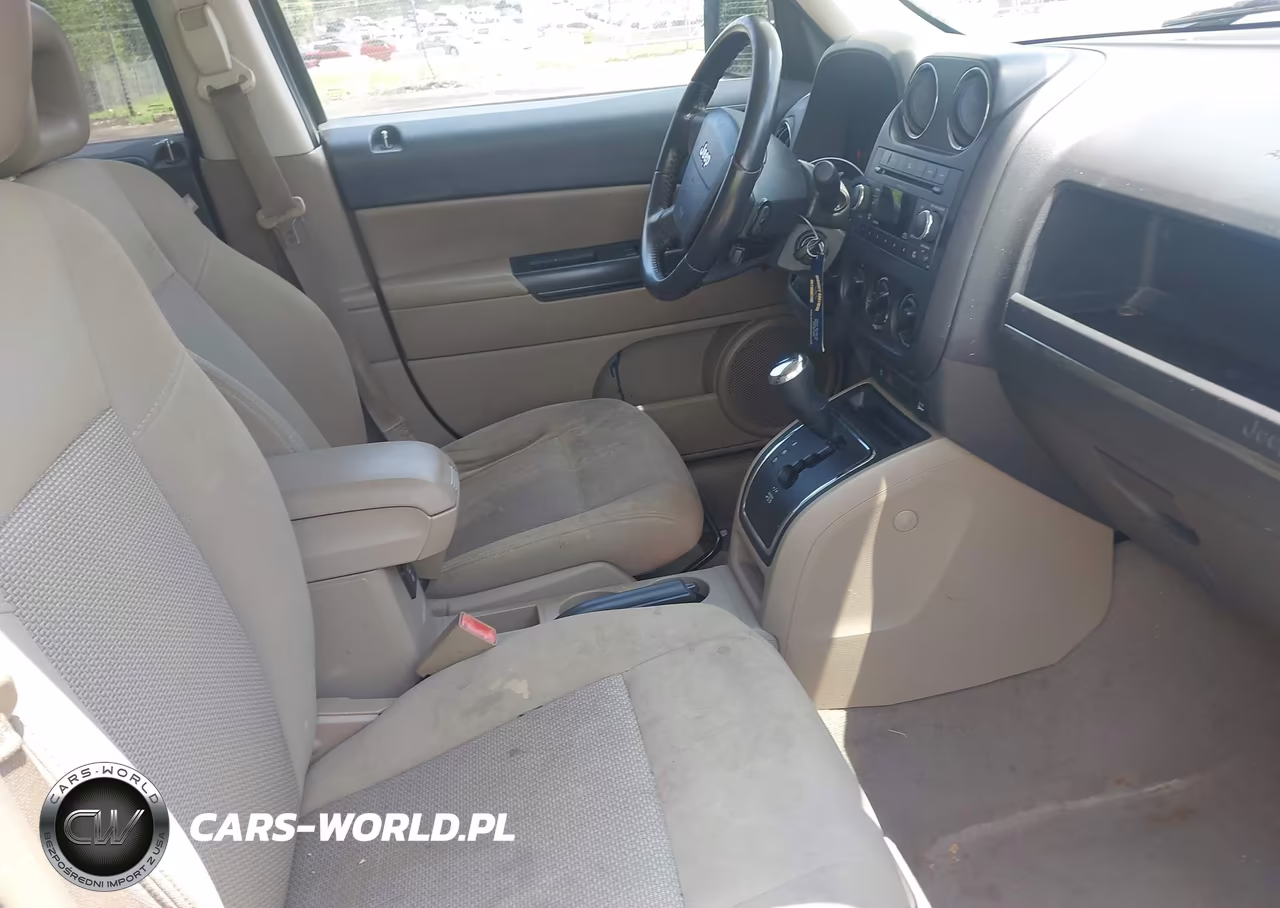 2009 Jeep Patriot Sport VIN:1J4FT28B99D208638 - 5
