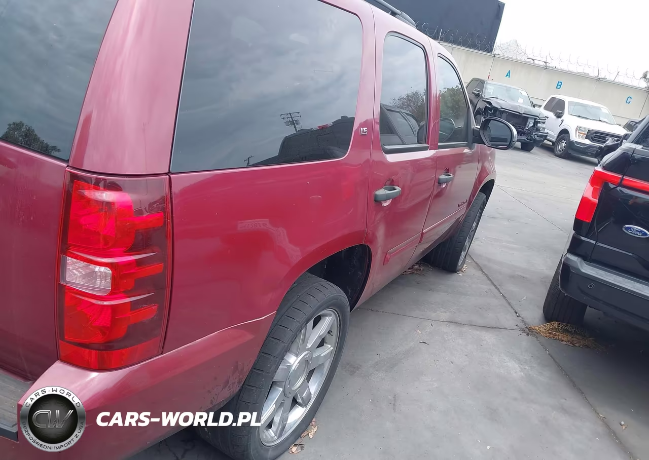 2007 Chevrolet Tahoe Ls VIN:1GNFC13C97R377727 - 4