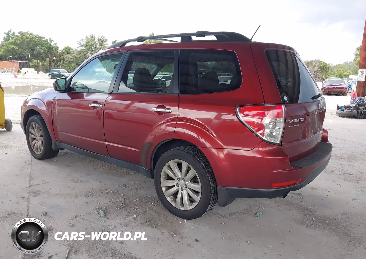 2013 Subaru Forester 2.5X Premium VIN:JF2SHADC2DH442492 - 3