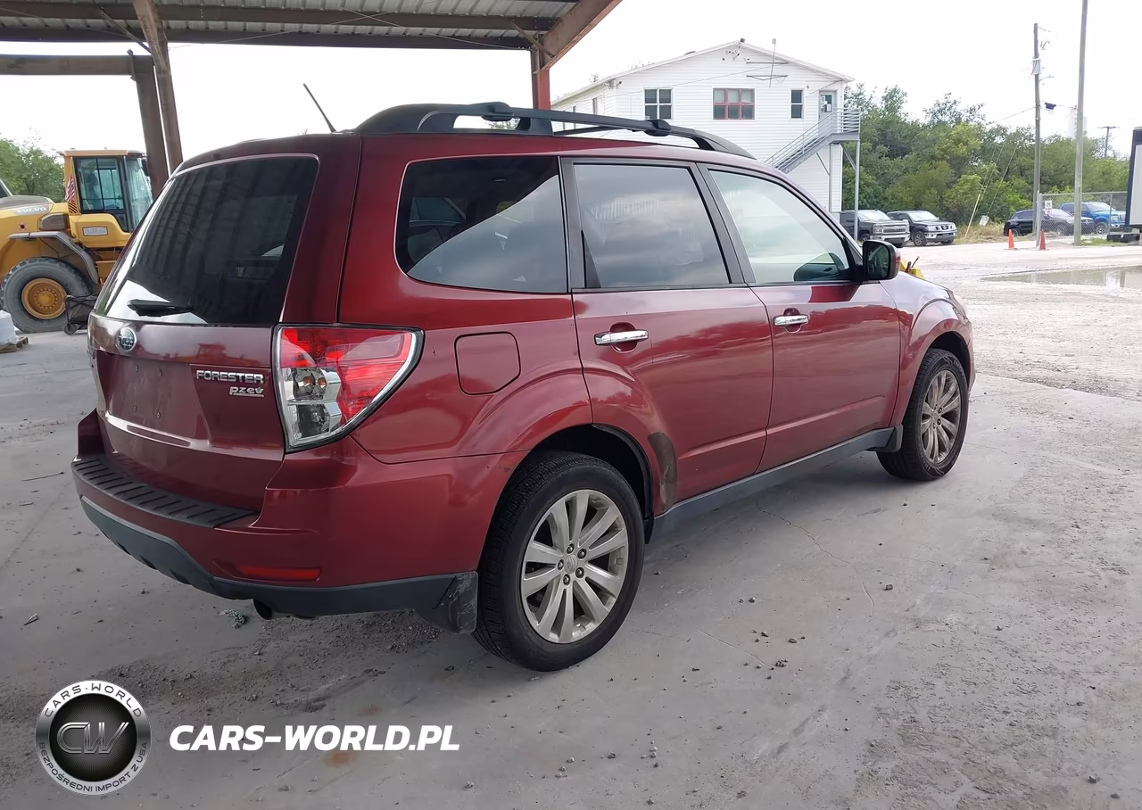 2013 Subaru Forester 2.5X Premium VIN:JF2SHADC2DH442492 - 4