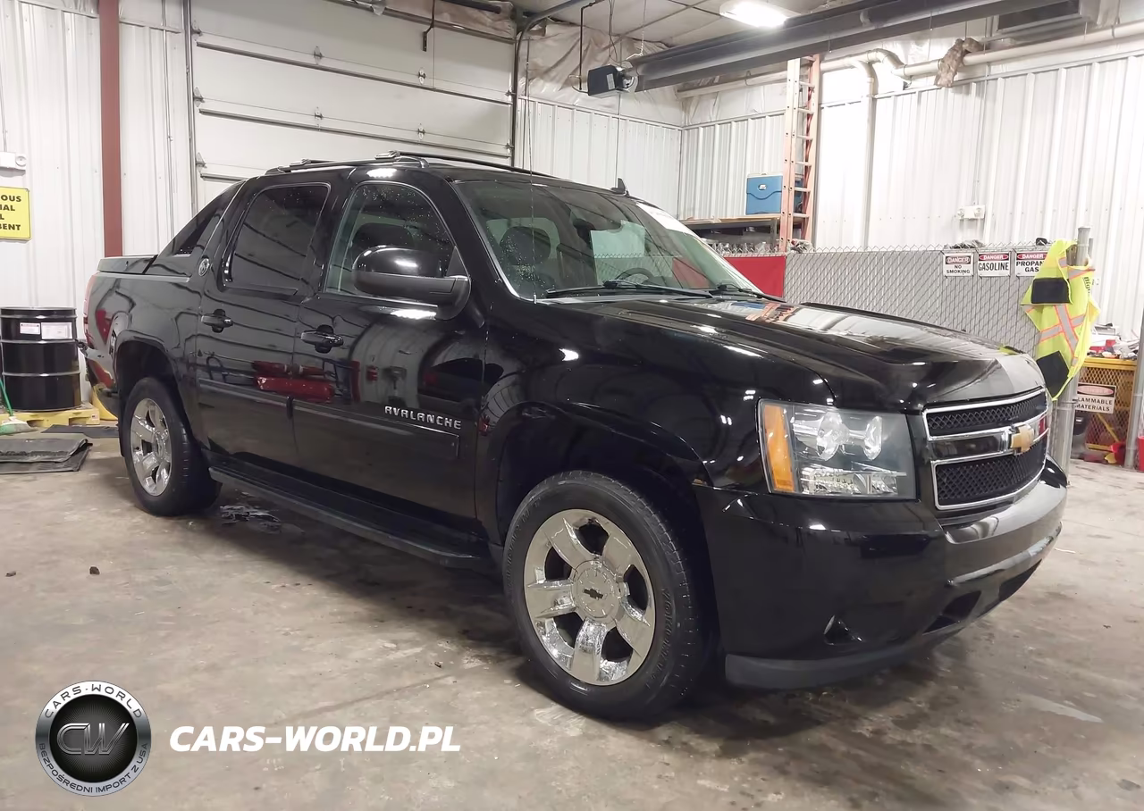 2013 Chevrolet Avalanche Ls – zdjęcie 1 z 17
