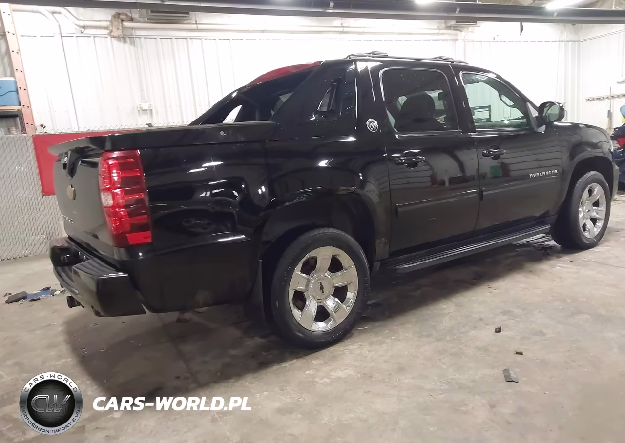 2013 Chevrolet Avalanche Ls VIN:3GNTKEE72DG296738 - 4
