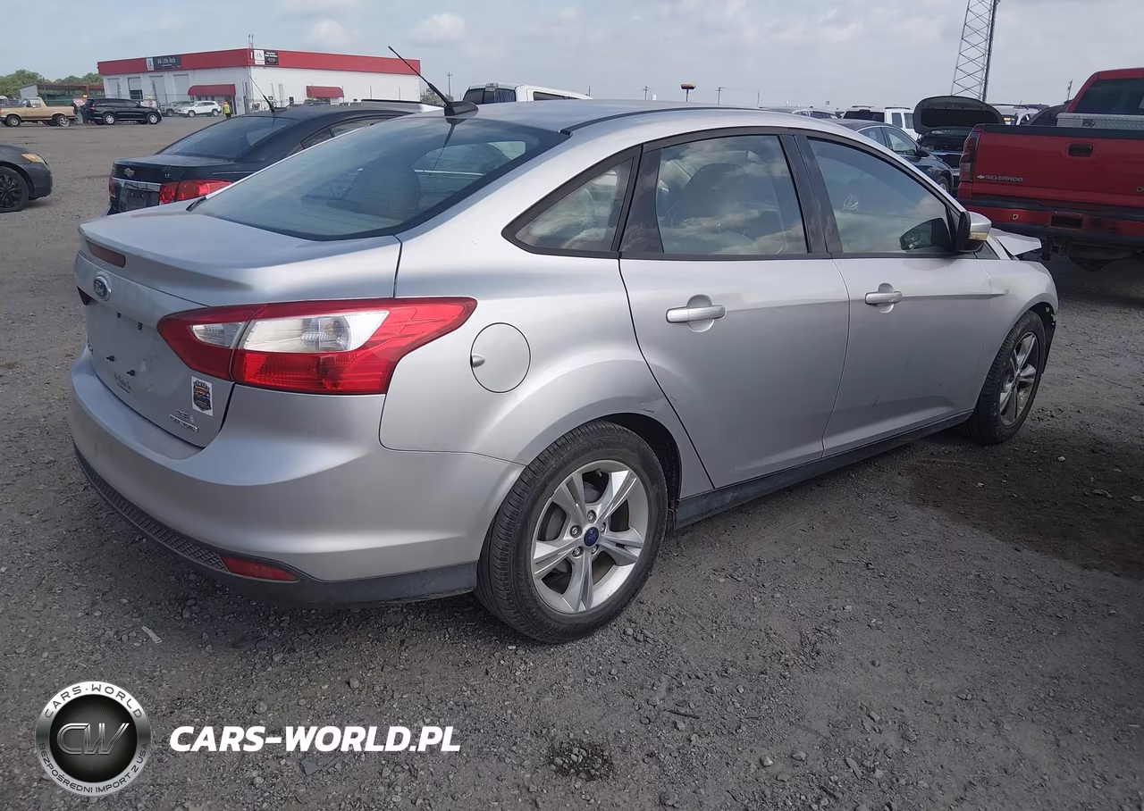 2014 Ford Focus Se VIN:1FADP3F25EL190090 - 4