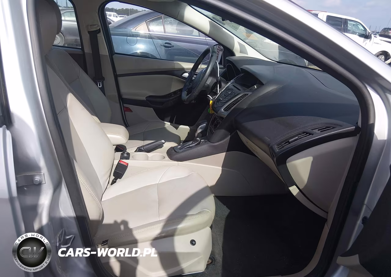 2014 Ford Focus Se VIN:1FADP3F25EL190090 - 5