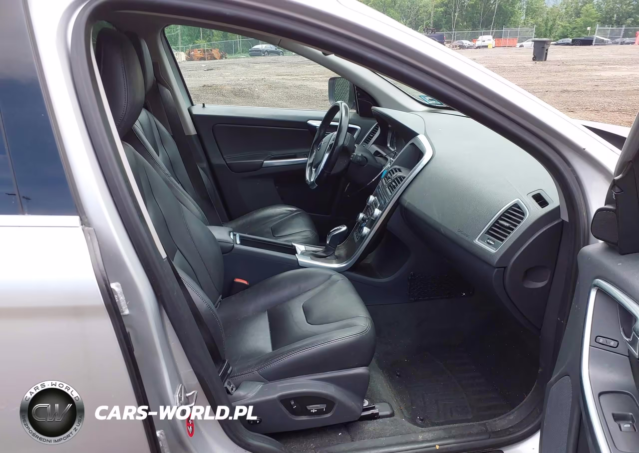 2016 Volvo Xc60 T5 Drive-E Premier VIN:YV440MDK1G2829711 - 5