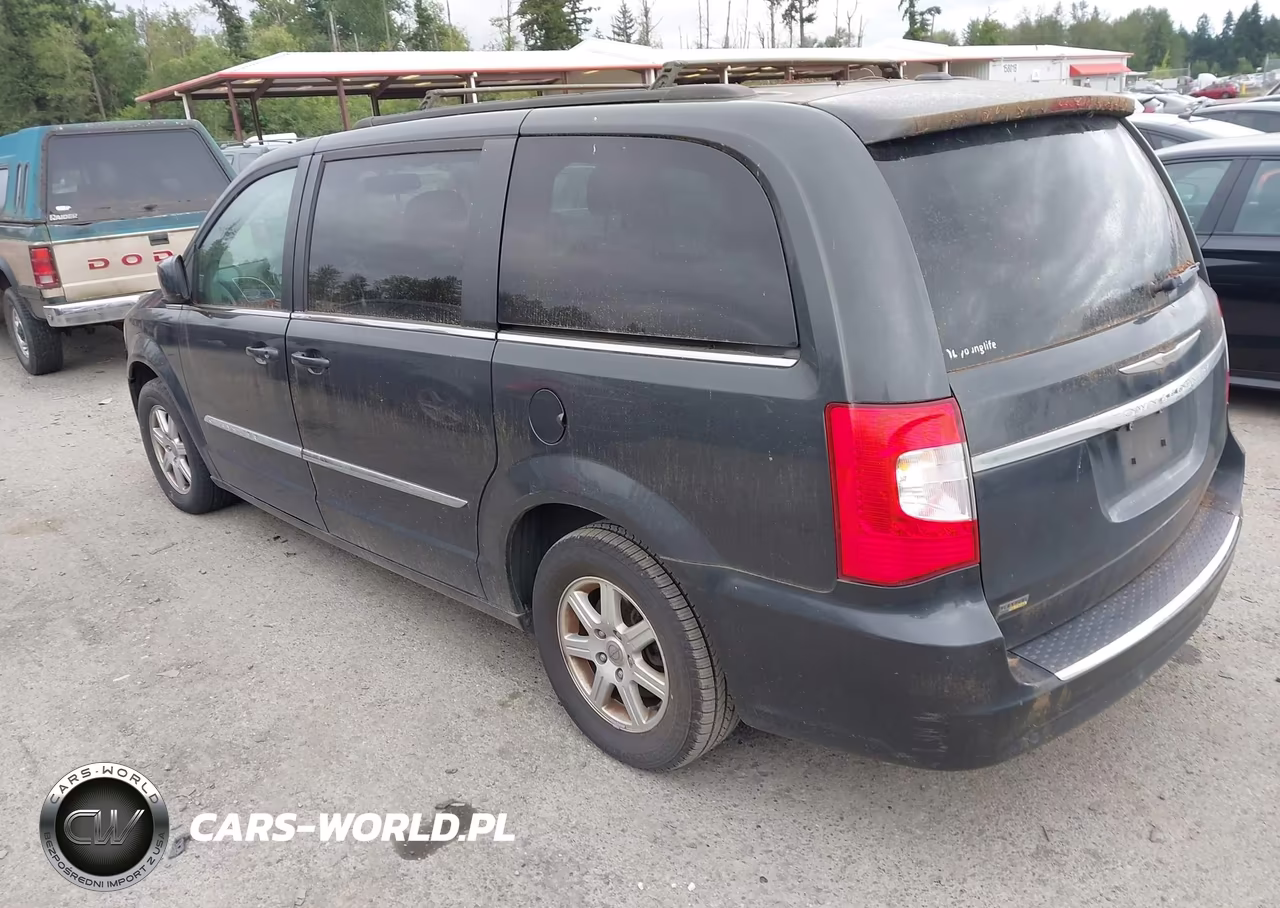 2011 Chrysler Town & Country Touring VIN:2A4RR5DGXBR739624 - 3