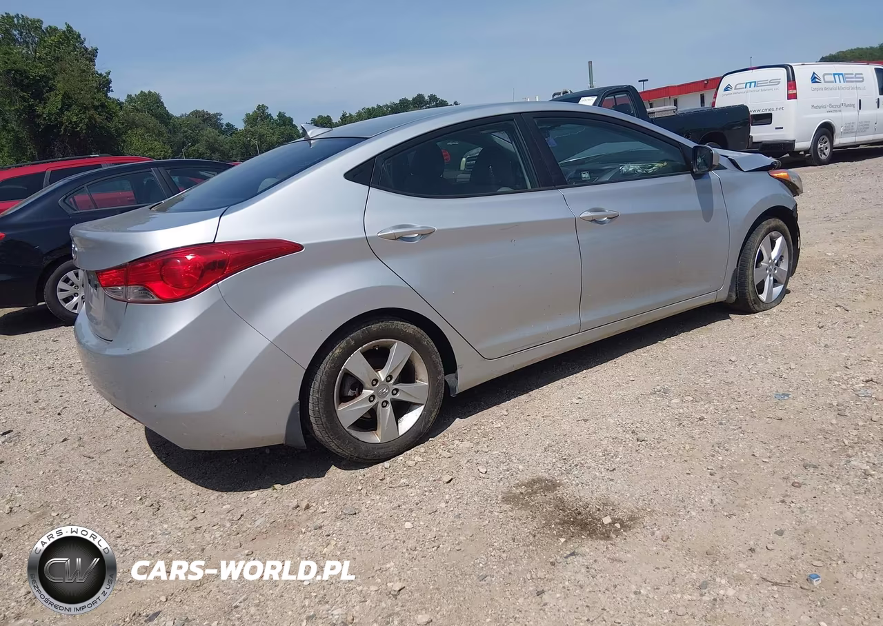 2013 Hyundai Elantra Gls VIN:5NPDH4AE6DH292032 - 4