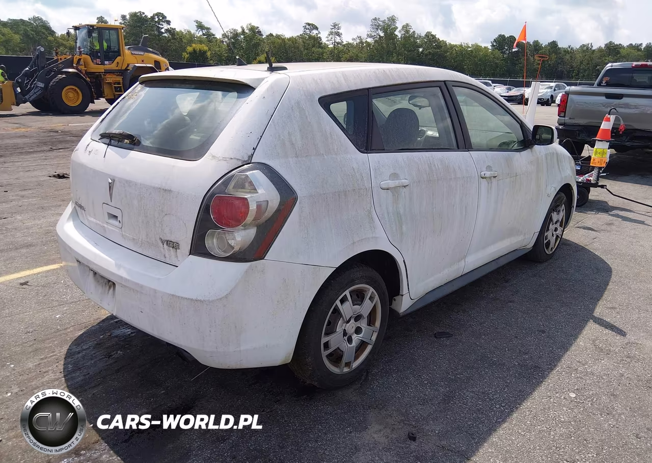 2010 Pontiac Vibe VIN:5Y2SP6E07AZ414518 - 4