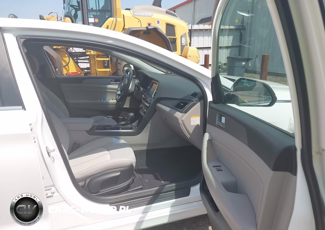 2018 Hyundai Sonata Hybrid Se VIN:KMHE24L30JA082963 - 5