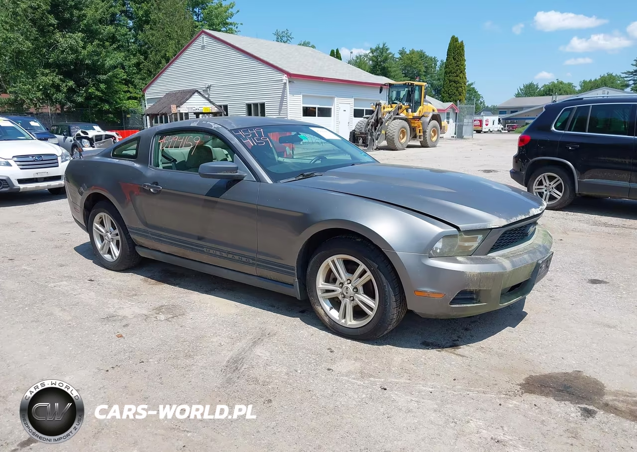 2010 Ford Mustang V6-V6 Premium