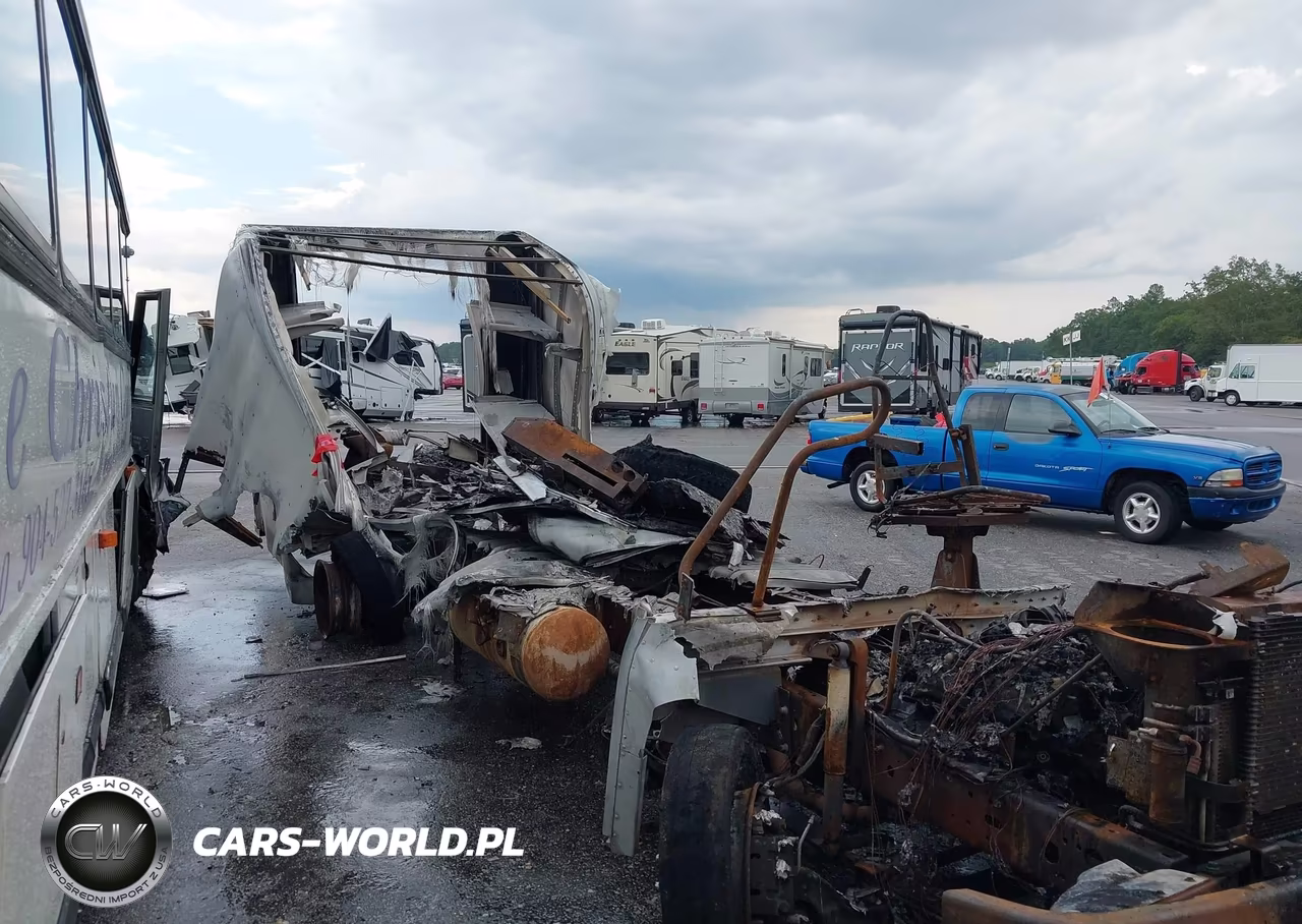 2018 Ford F-59 Commercial Stripped