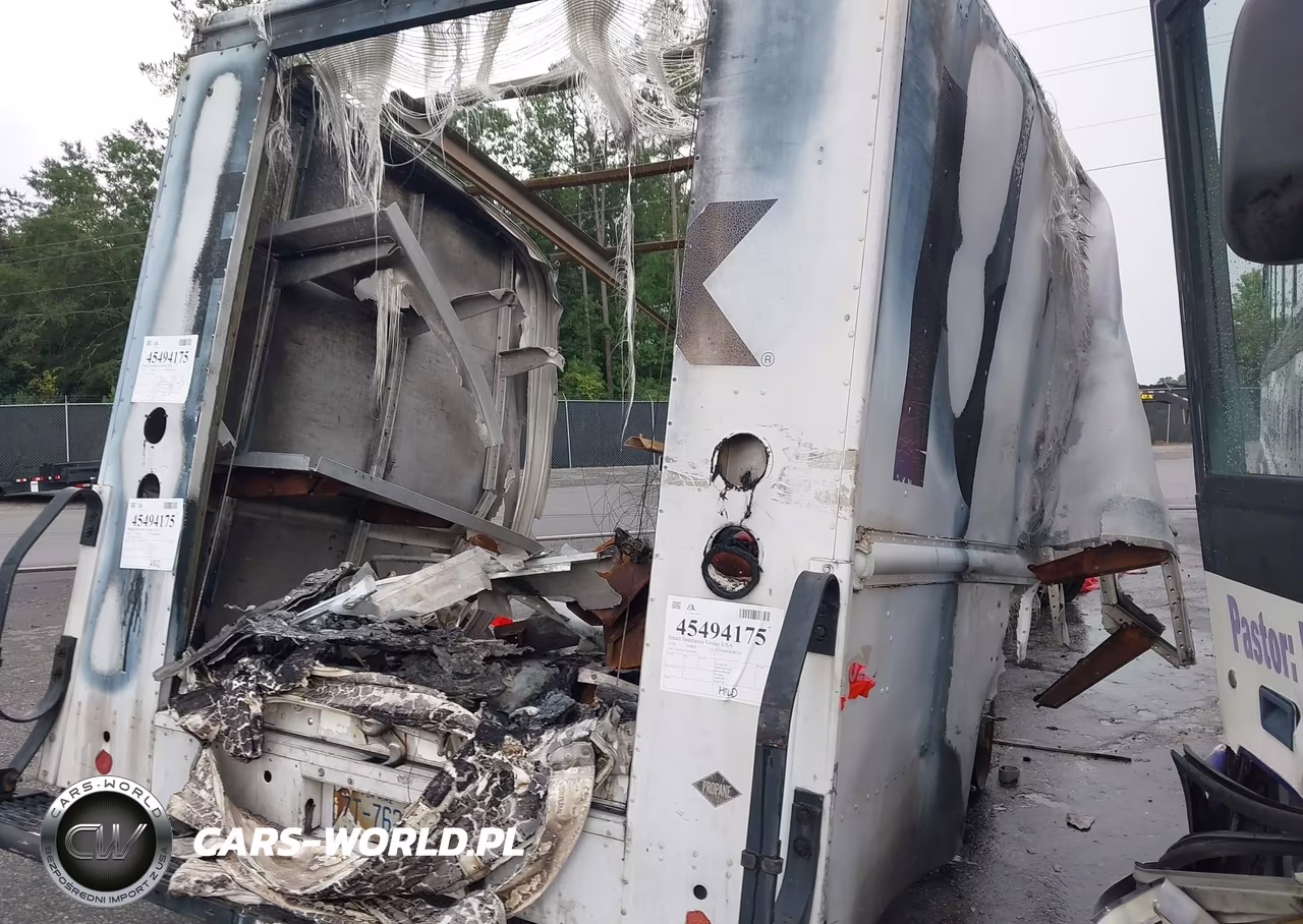 2018 Ford F-59 Commercial Stripped VIN:1F65F5KY2J0A04303 - 4