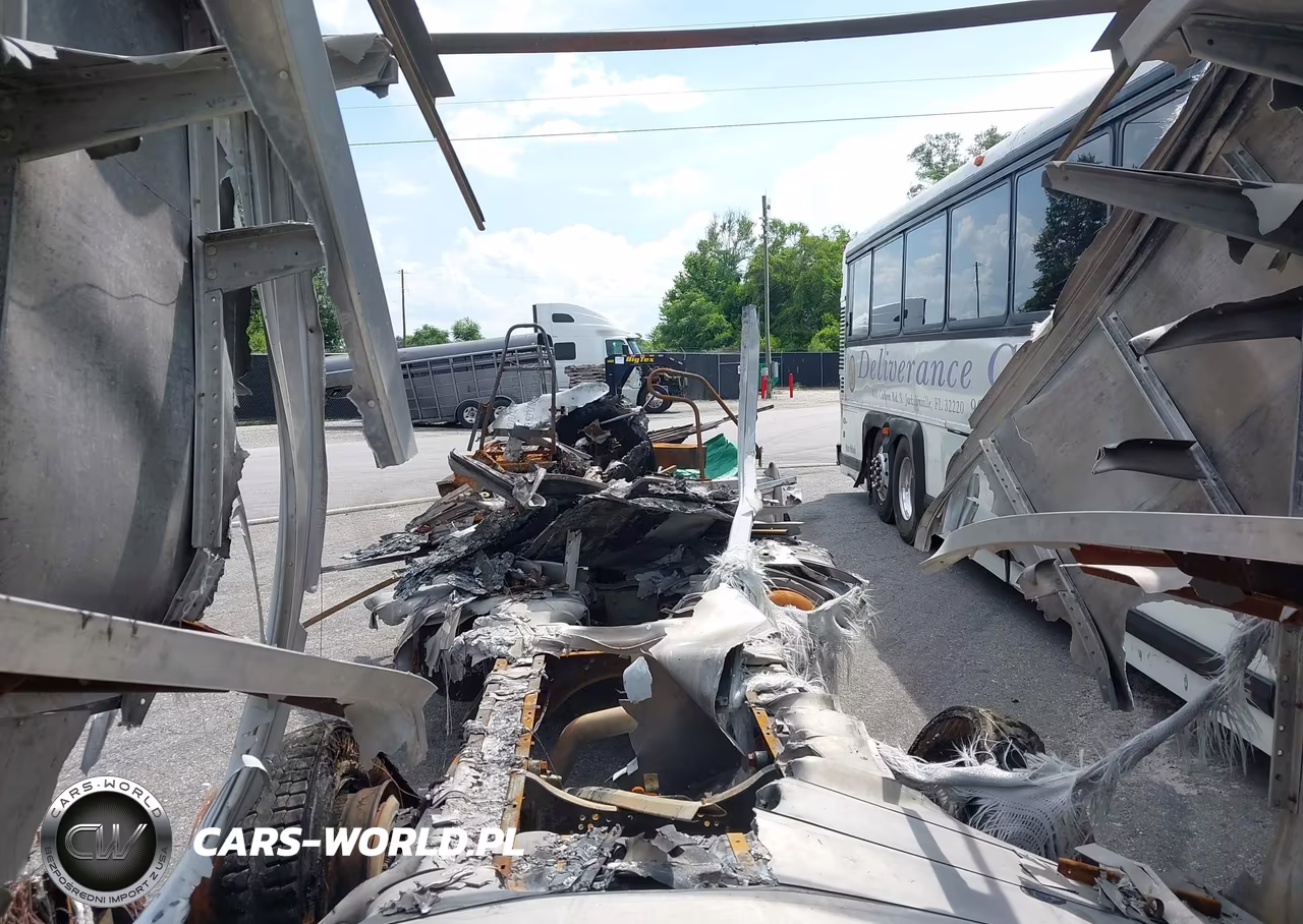 2018 Ford F-59 Commercial Stripped VIN:1F65F5KY2J0A04303 - 5