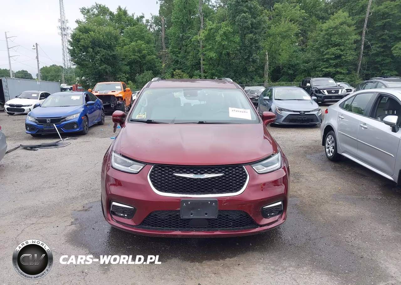 2021 Chrysler Pacifica Hybrid Touring L VIN:2C4RC1L72MR569103 - 13