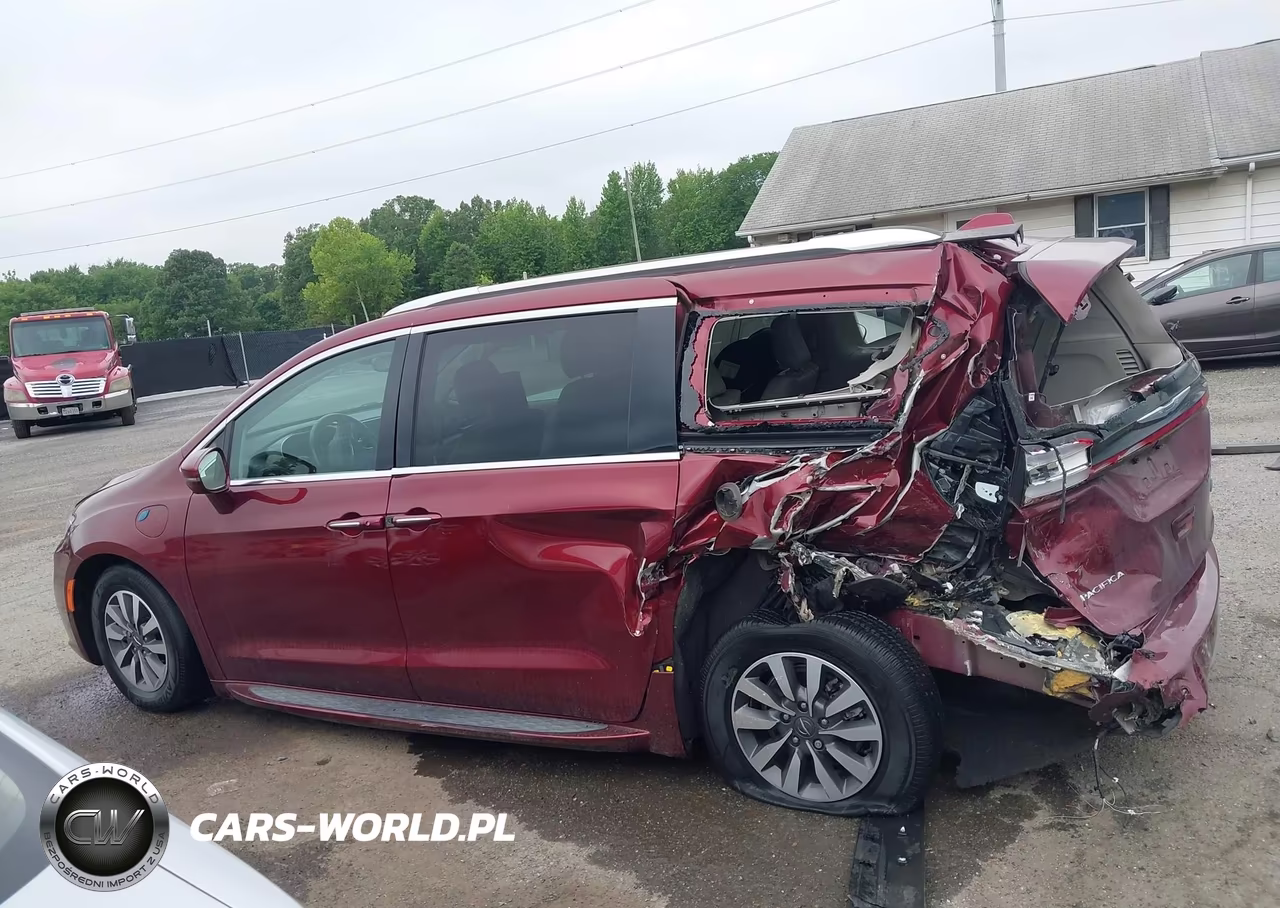 2021 Chrysler Pacifica Hybrid Touring L VIN:2C4RC1L72MR569103 - 15