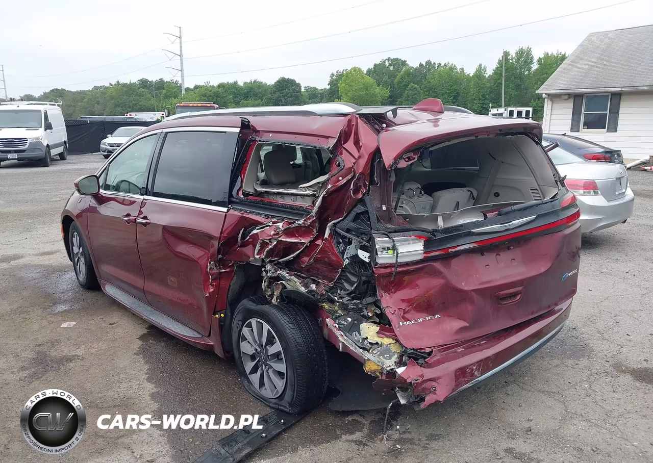 2021 Chrysler Pacifica Hybrid Touring L VIN:2C4RC1L72MR569103 - 3