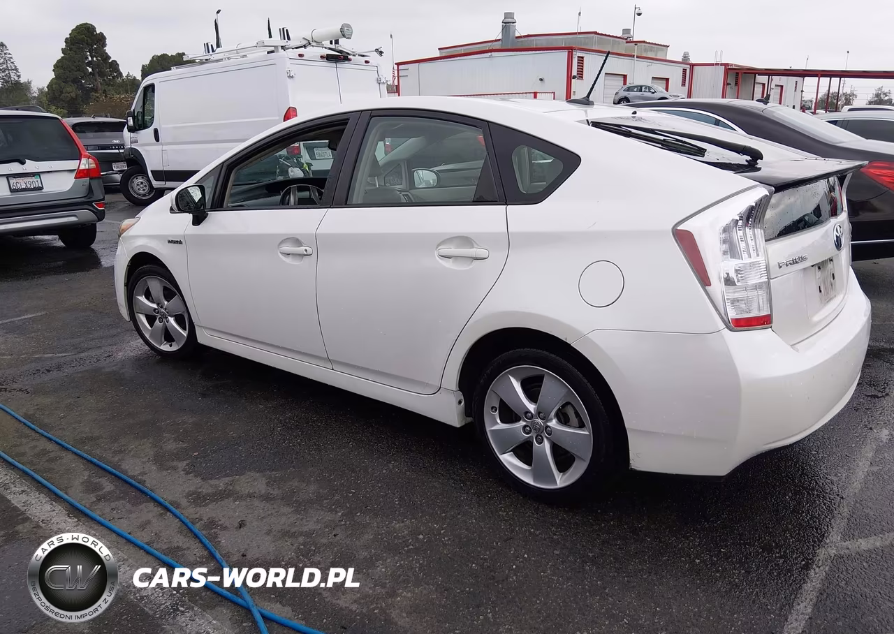 2010 Toyota Prius V VIN:JTDKN3DU1A0140245 - 3