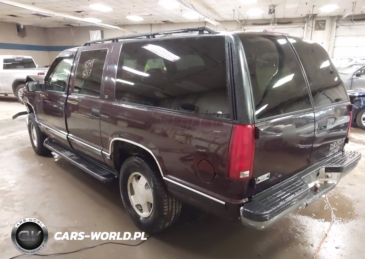 1997 Chevrolet Suburban 1500 VIN:3GNFK16R6VG153279 - 3