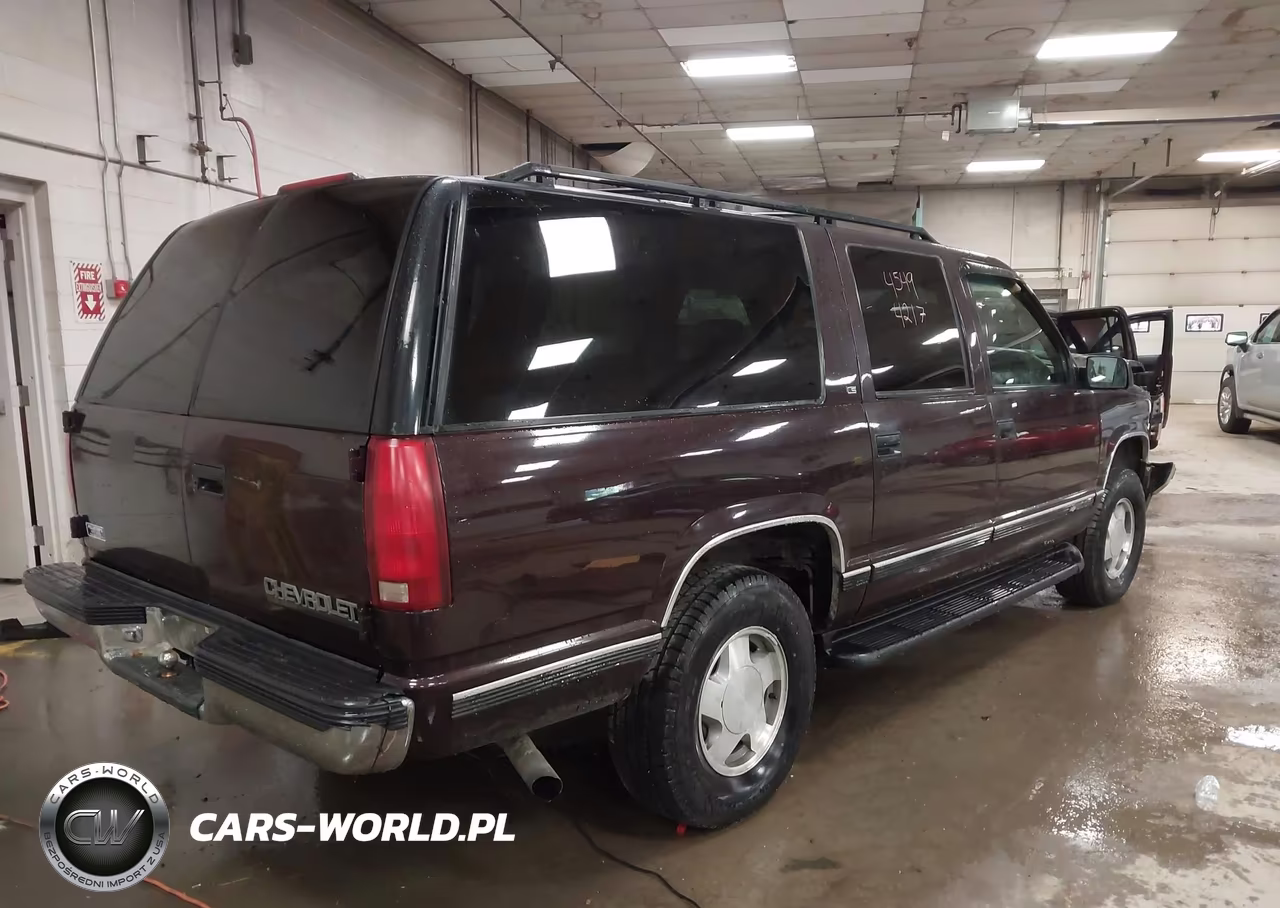1997 Chevrolet Suburban 1500 VIN:3GNFK16R6VG153279 - 4
