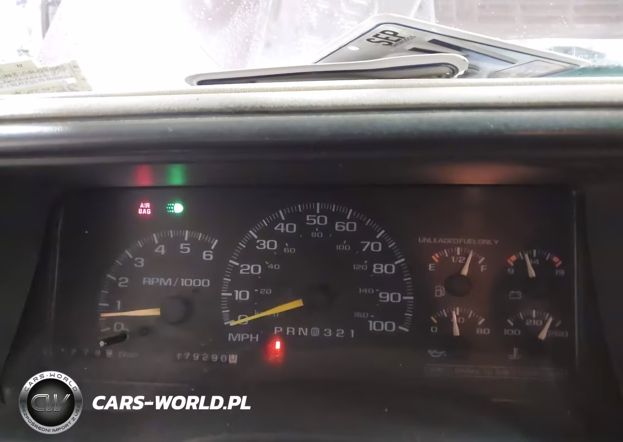 1997 Chevrolet Suburban 1500 VIN:3GNFK16R6VG153279 - 7