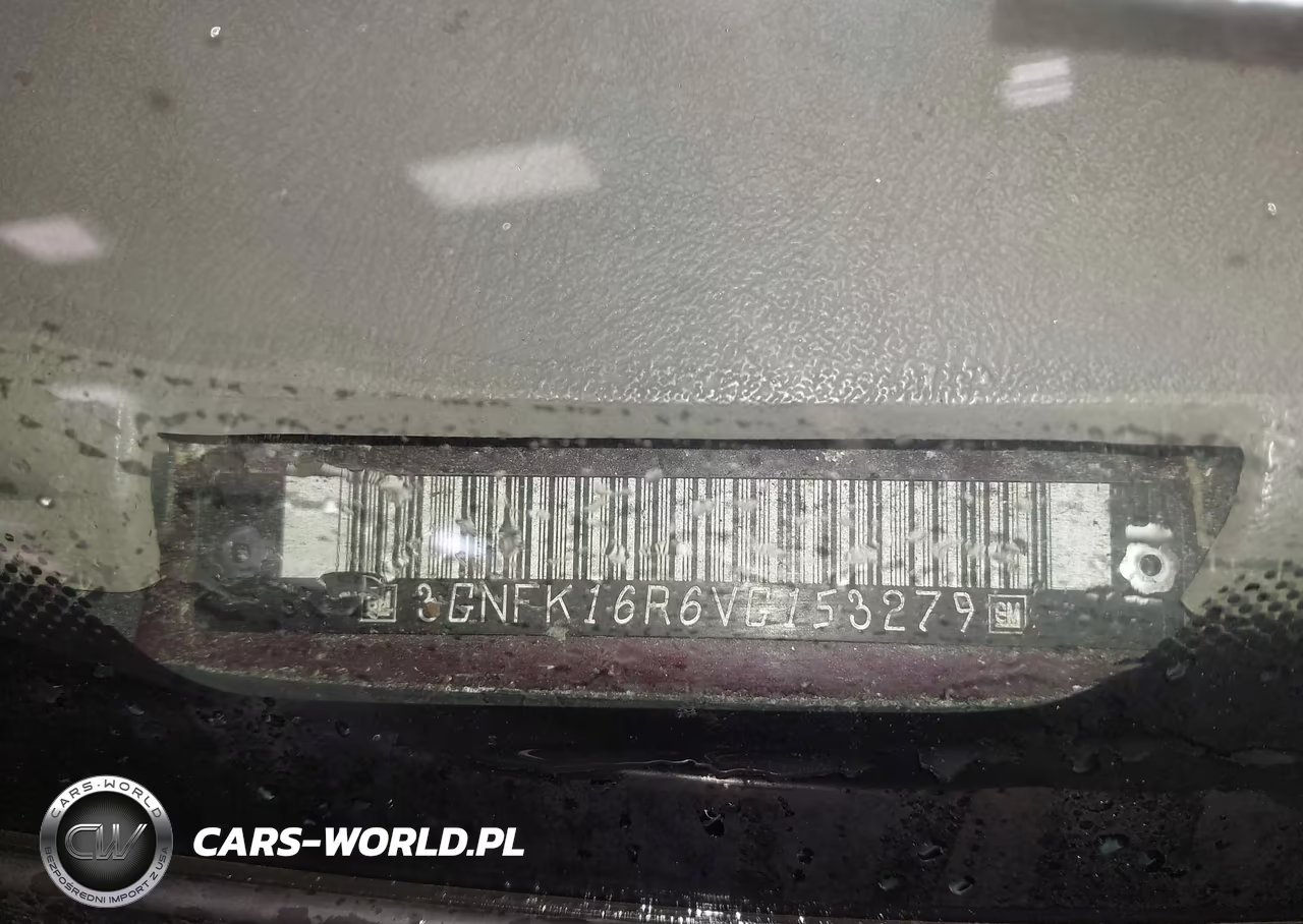 1997 Chevrolet Suburban 1500 VIN:3GNFK16R6VG153279 - 9