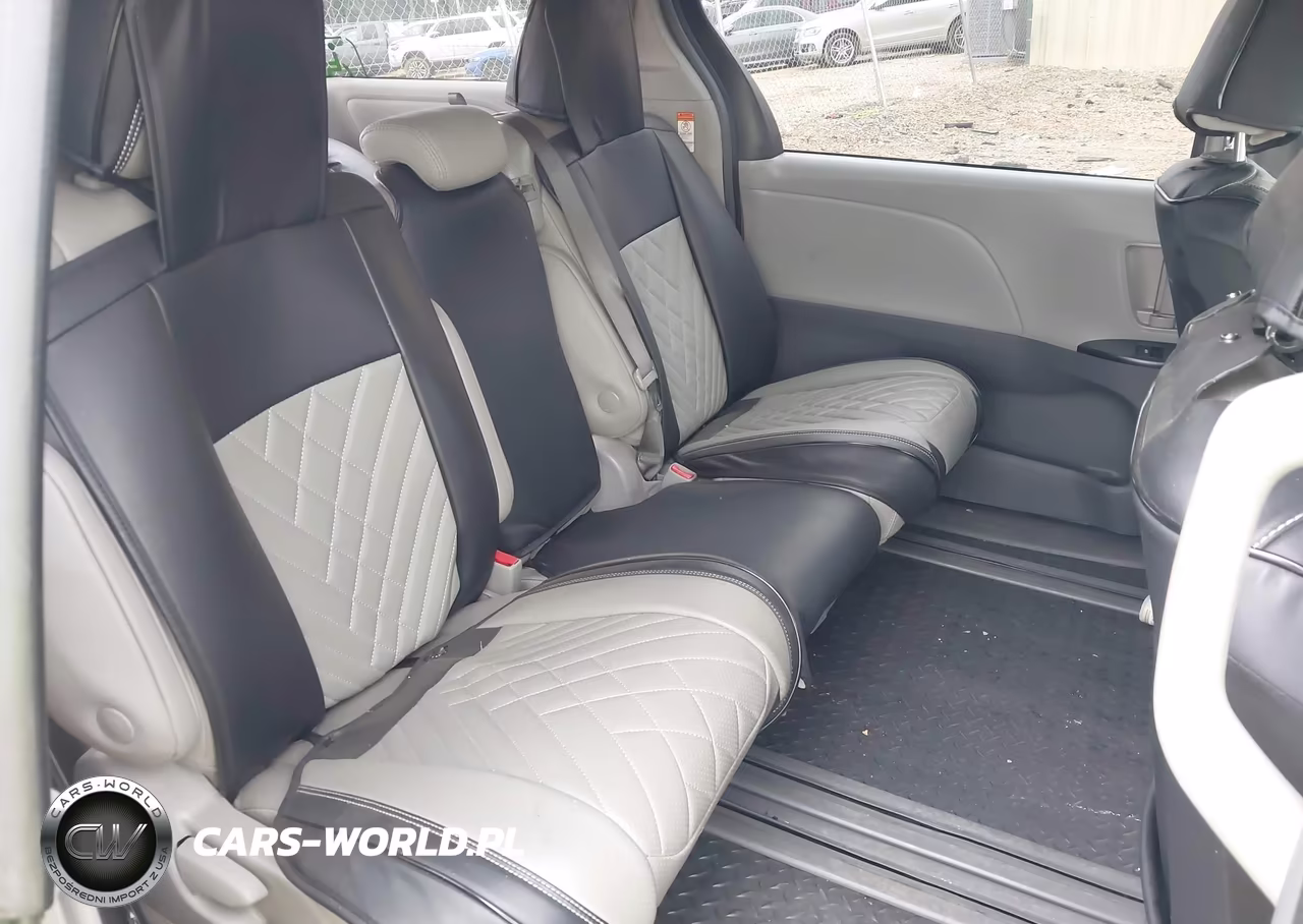 2019 Toyota Sienna L 7 Passenger VIN:5TDZZ3DC4KS019850 - 8
