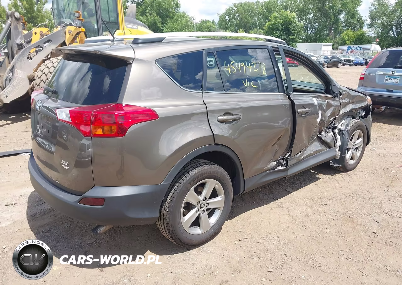 2015 Toyota Rav4 Xle VIN:2T3RFREV8FW352777 - 4