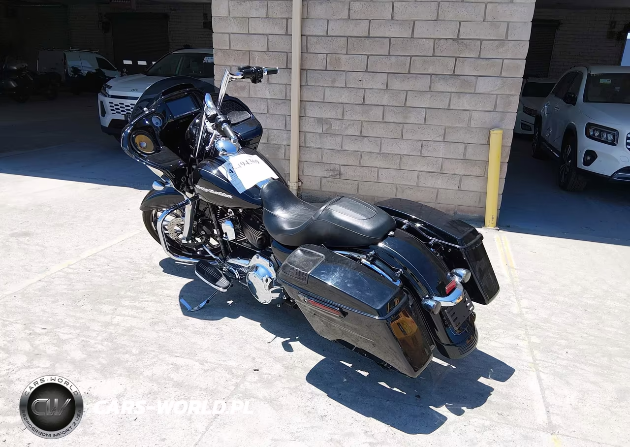 2015 Harley-Davidson Fltrxs Road Glide Special VIN:1HD1KTM3XFB641527 - 3