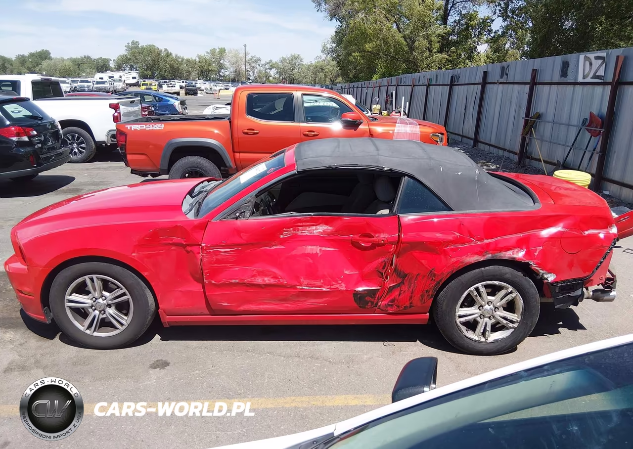 2013 Ford Mustang V6-V6 Premium VIN:1ZVBP8EM2D5213620 - 15