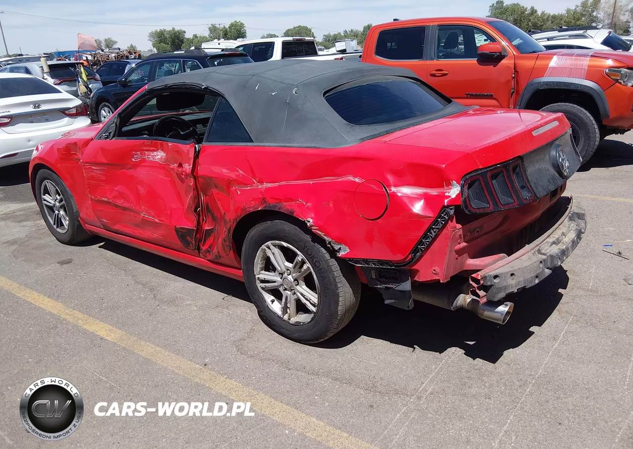 2013 Ford Mustang V6-V6 Premium VIN:1ZVBP8EM2D5213620 - 3