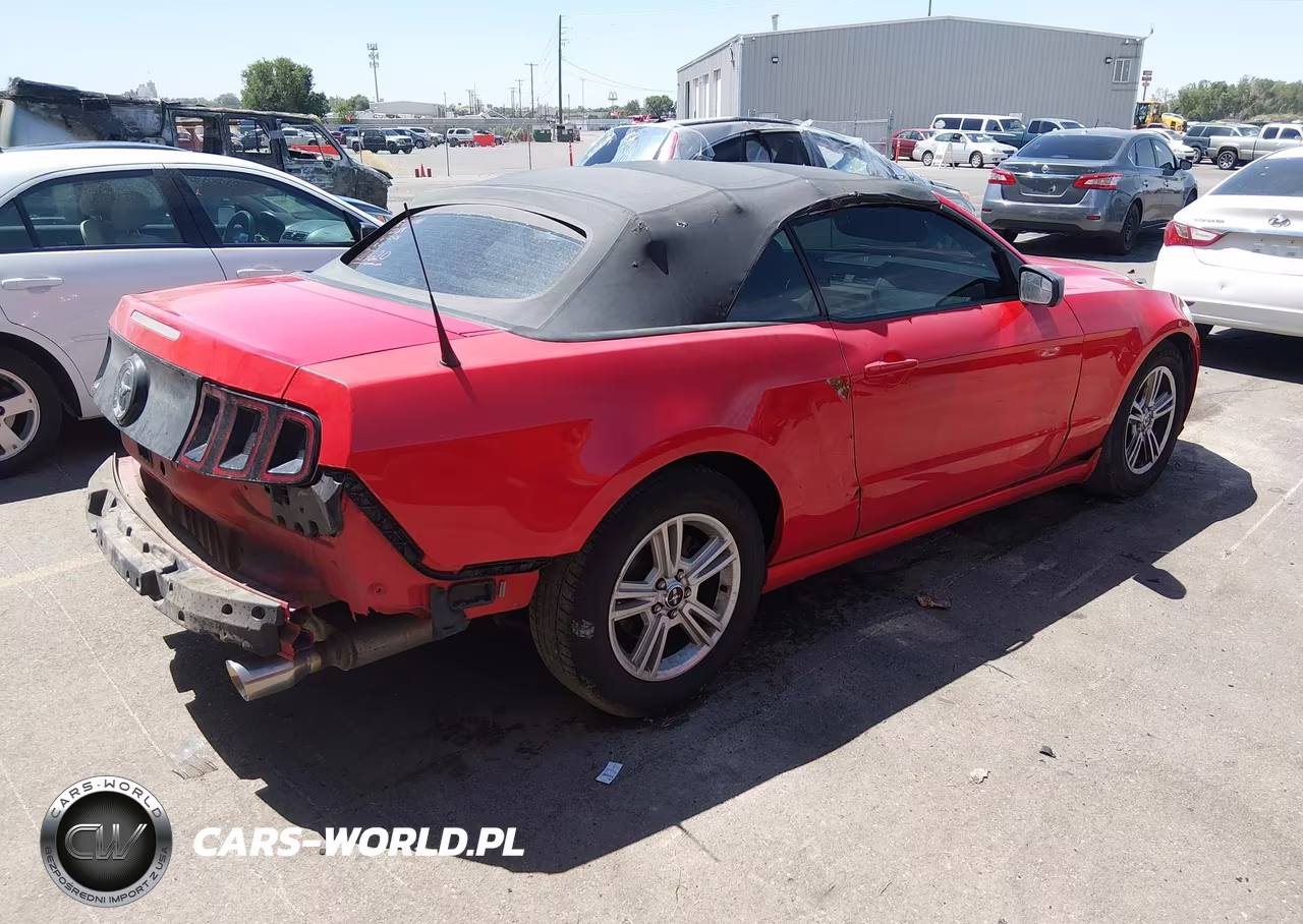 2013 Ford Mustang V6-V6 Premium VIN:1ZVBP8EM2D5213620 - 4