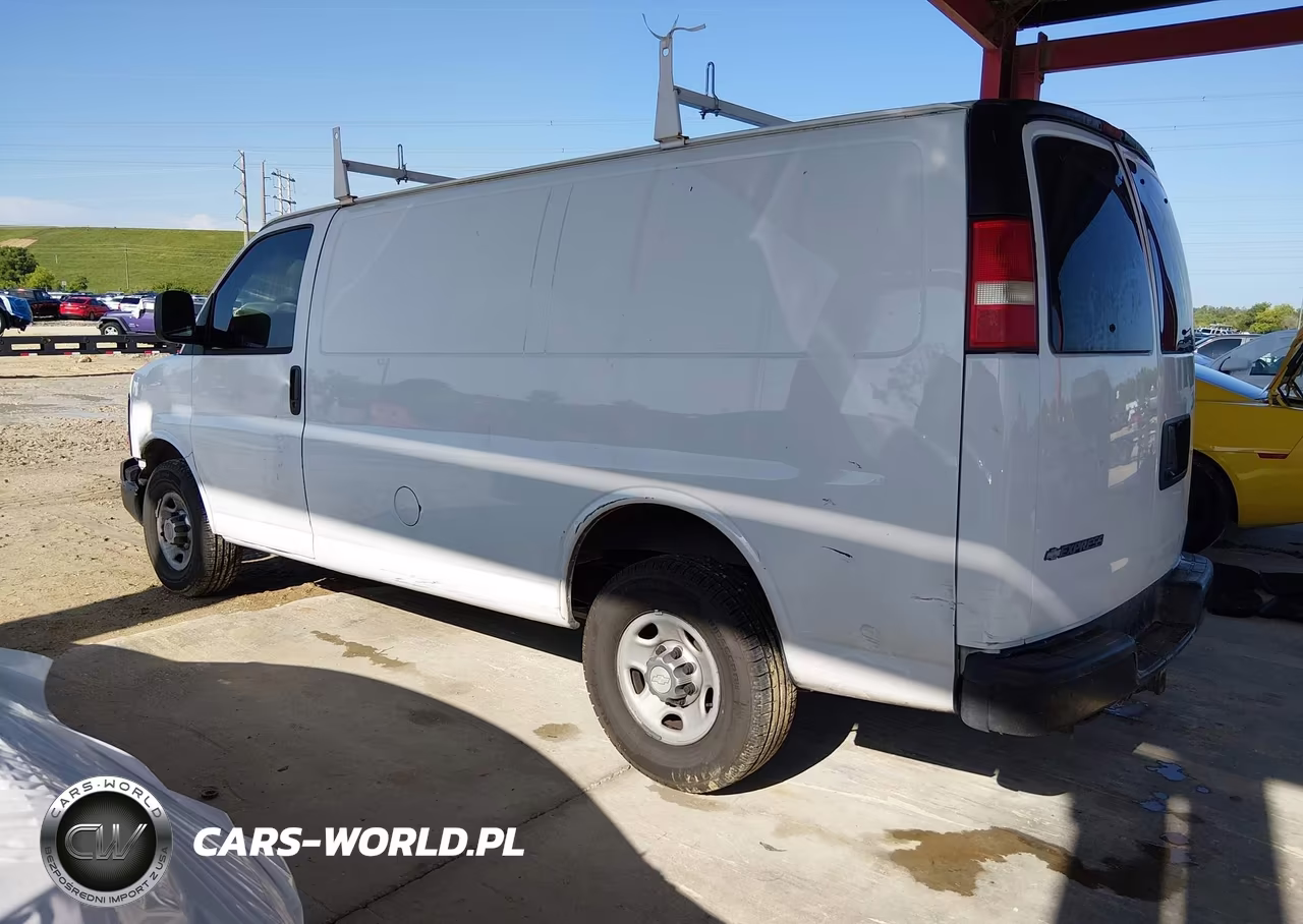 2014 Chevrolet Express 2500 Work Van VIN:1GCWGFCA4E1214200 - 3