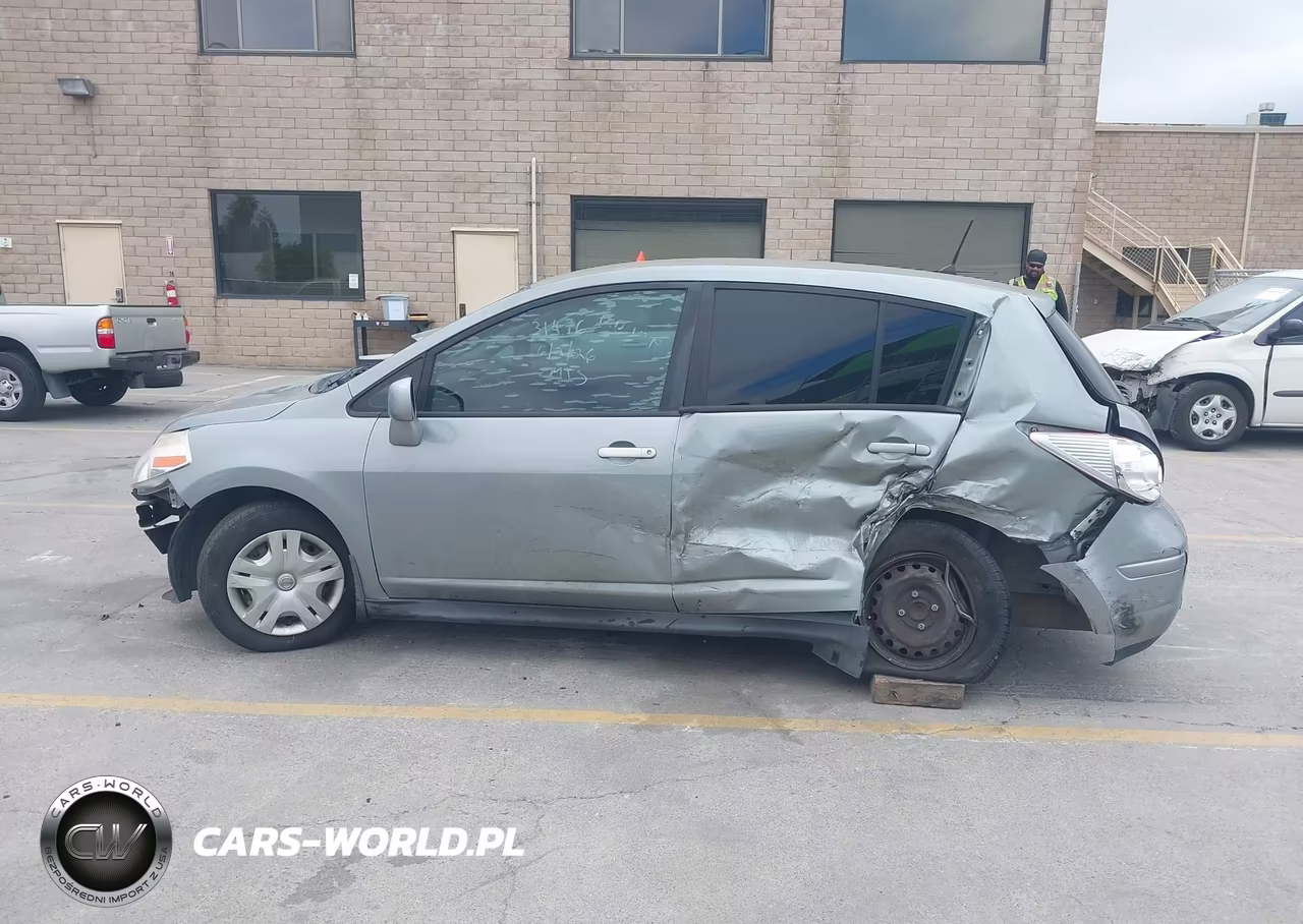 2010 Nissan Versa 1.8S VIN:3N1BC1CPXAL427207 - 14