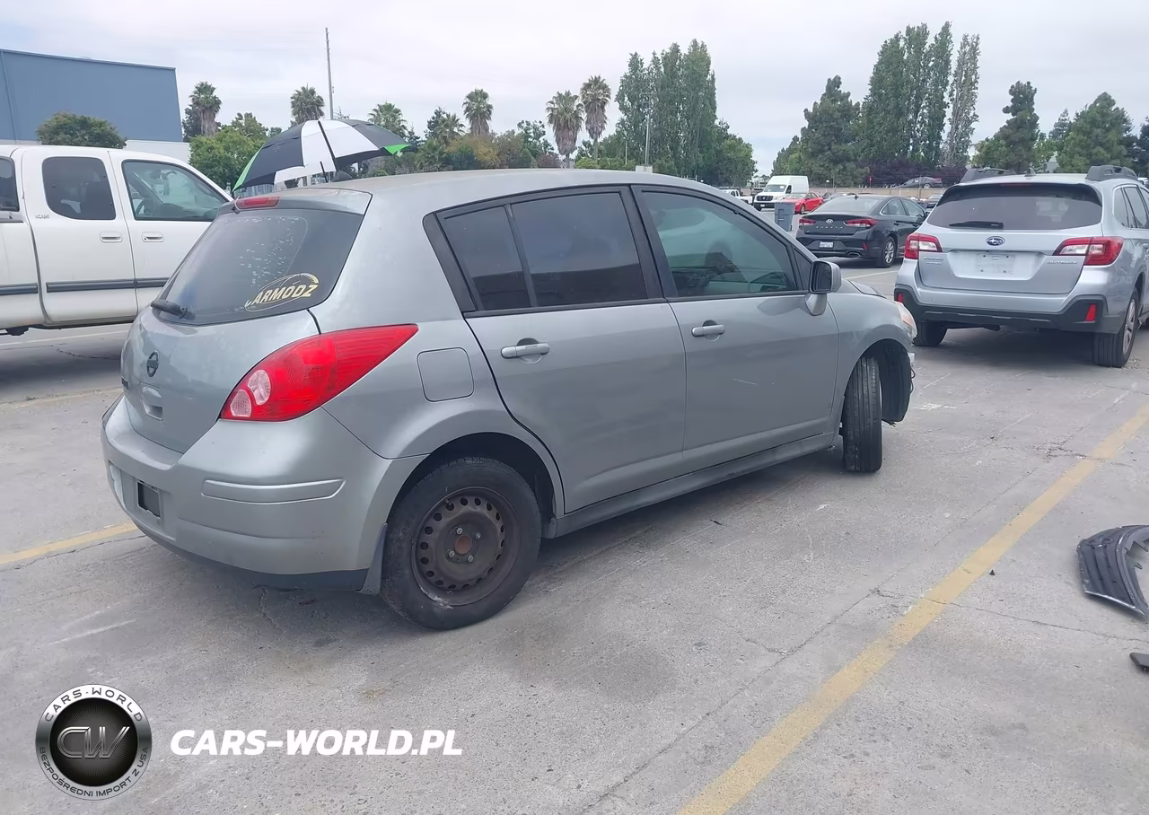 2010 Nissan Versa 1.8S VIN:3N1BC1CPXAL427207 - 4