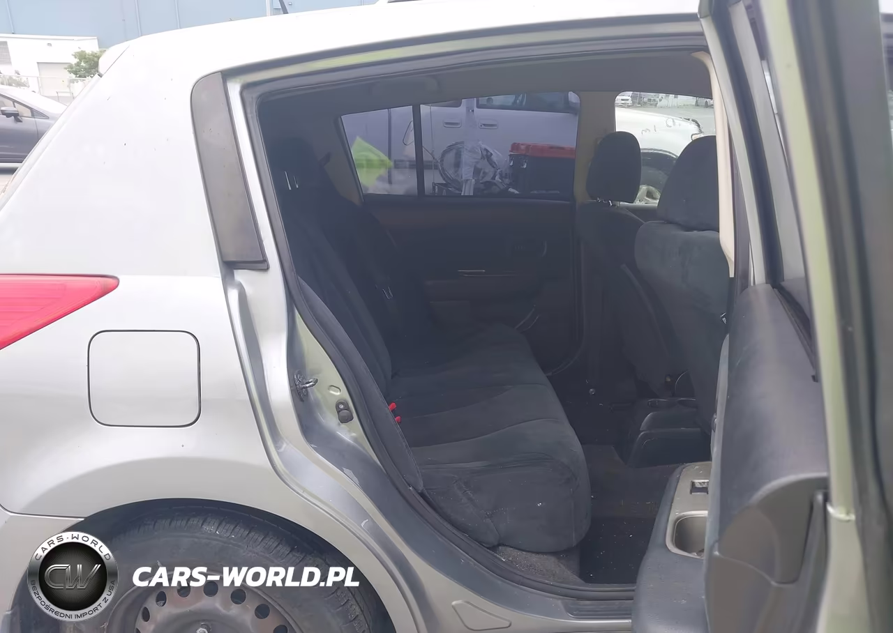 2010 Nissan Versa 1.8S VIN:3N1BC1CPXAL427207 - 8