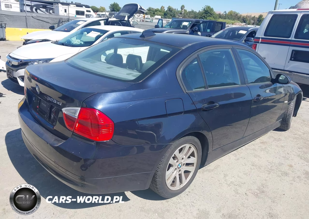 2007 BMW 328Xi VIN:WBAVC93597KX55698 - 4